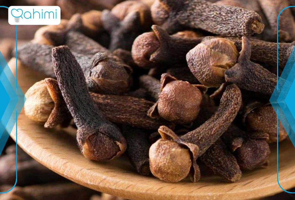 درمان عفونت لثه در خانه 18 Cloves to treat gum infection